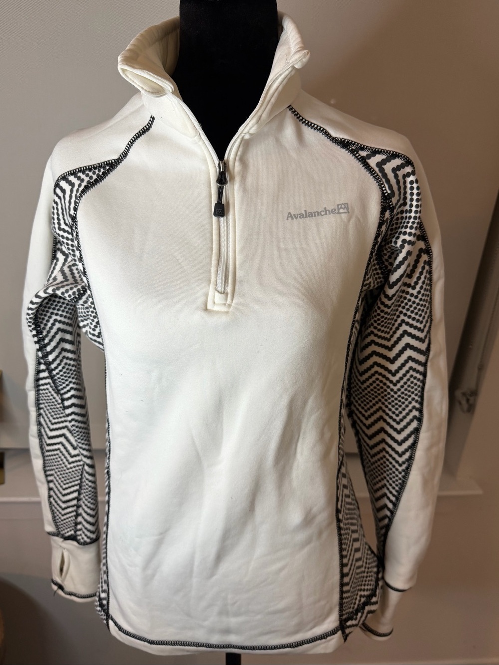 Avalanche White Black Print Quarter Zip Pullover Size S